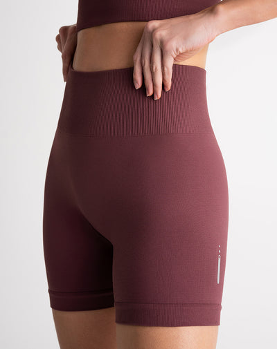 Biker deportivo seamless control abdomen vino tinto mujer