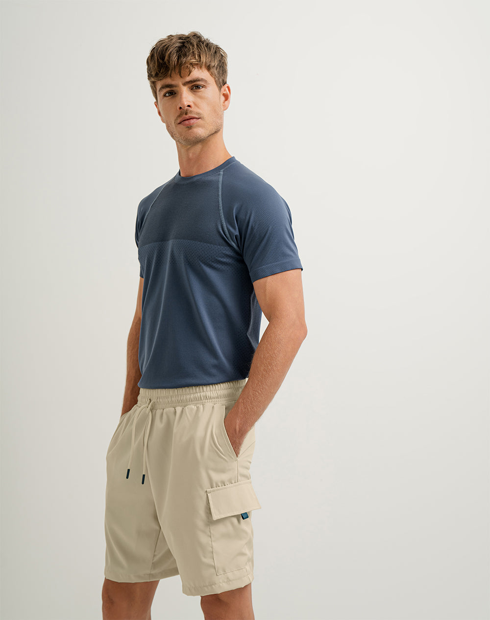 Bermuda semi ajustada caqui hombre