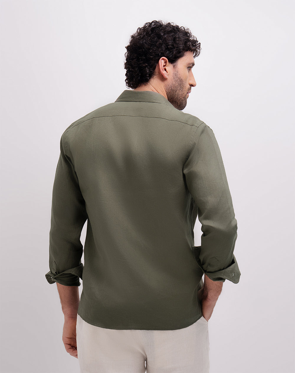 Camisa manga larga regular lino verde hombre