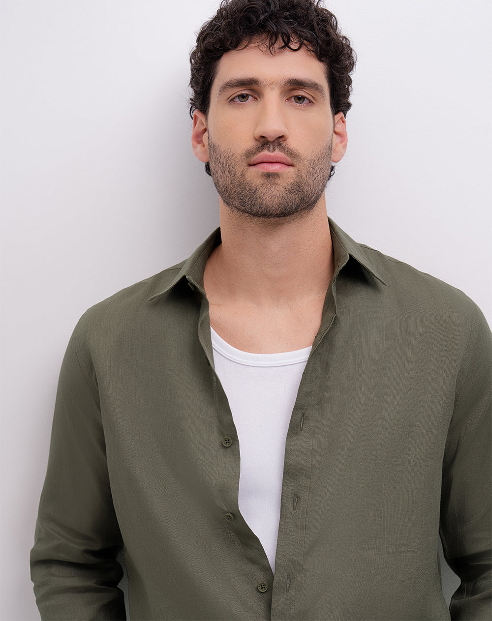 Camisa manga larga regular lino verde hombre