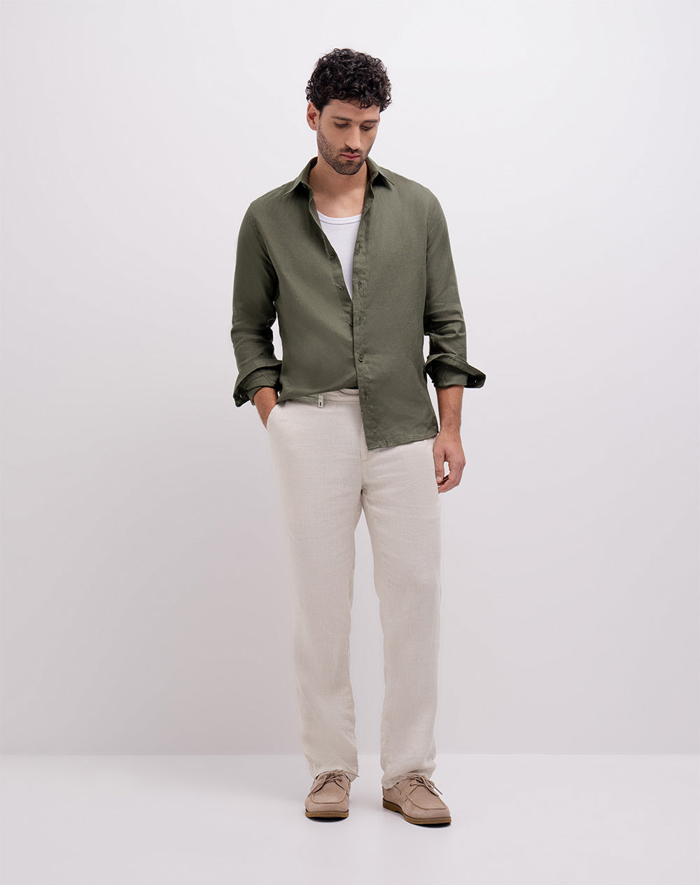 Camisa manga larga regular lino verde hombre