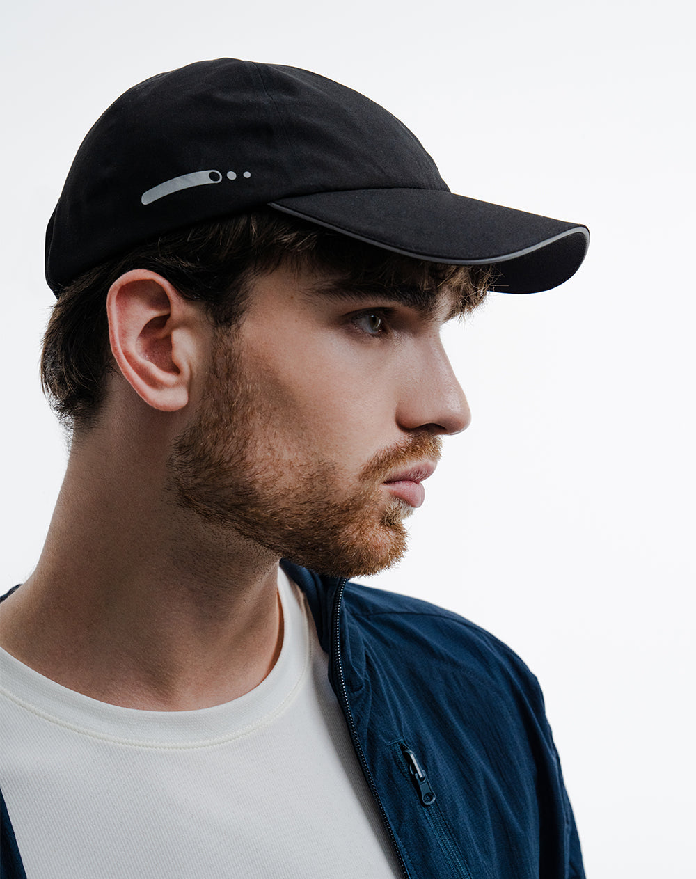 Gorra deportiva ajustable negra