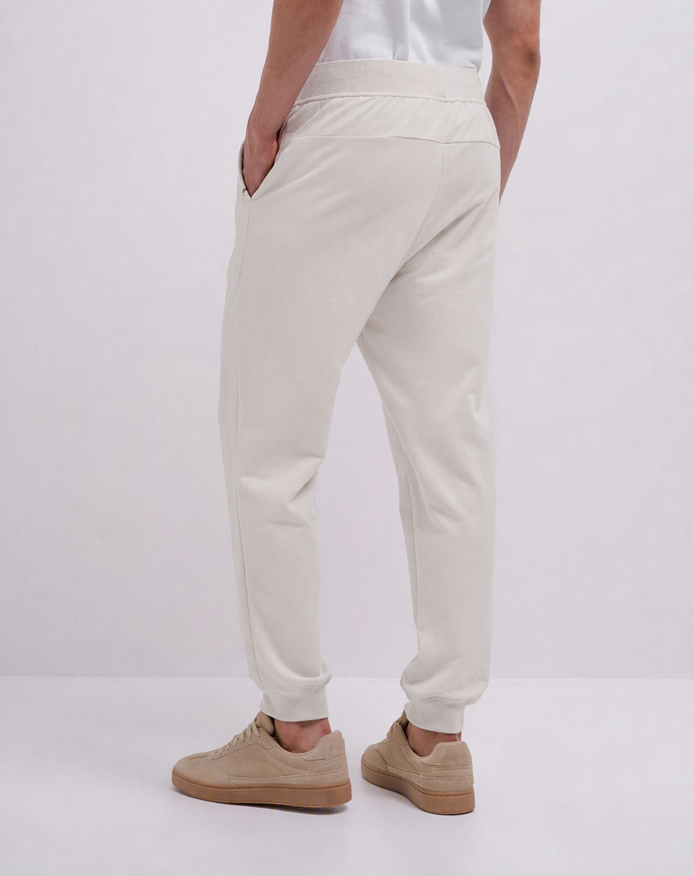 Jogger confort regular habano hombre