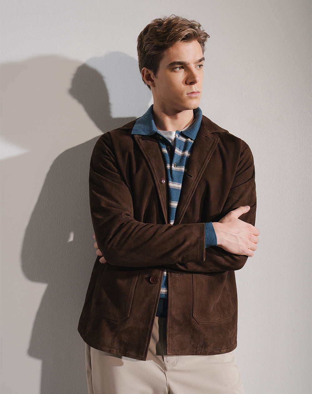 Chaqueta regular cuero gamuza café hombre