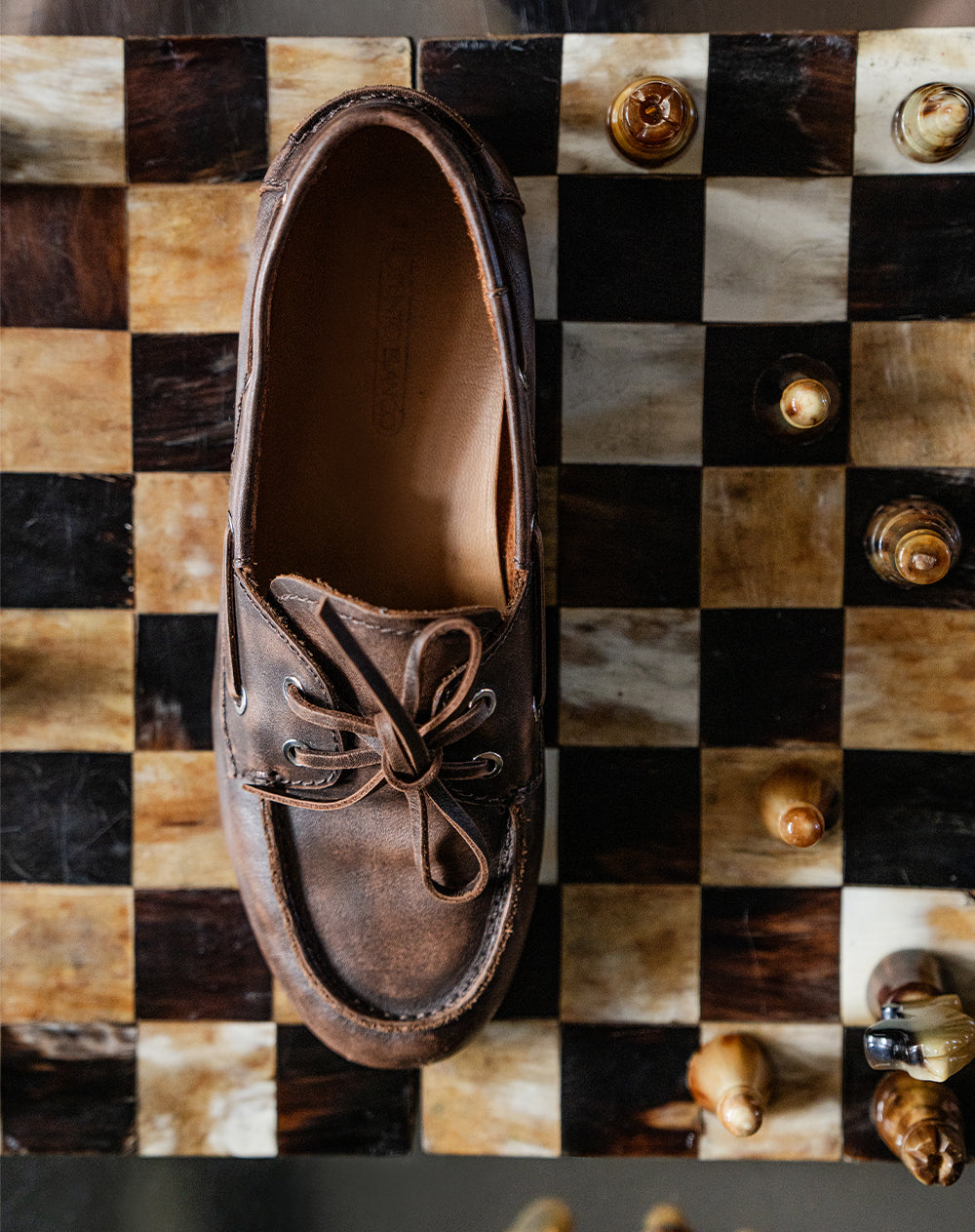 Mocasín cuero café mujer