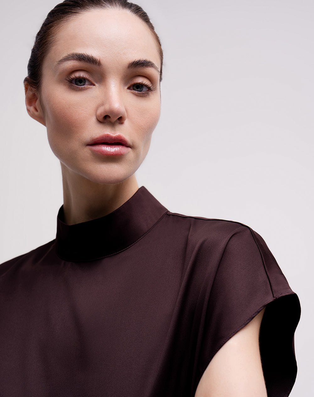 Blusa cuello alto uva mujer