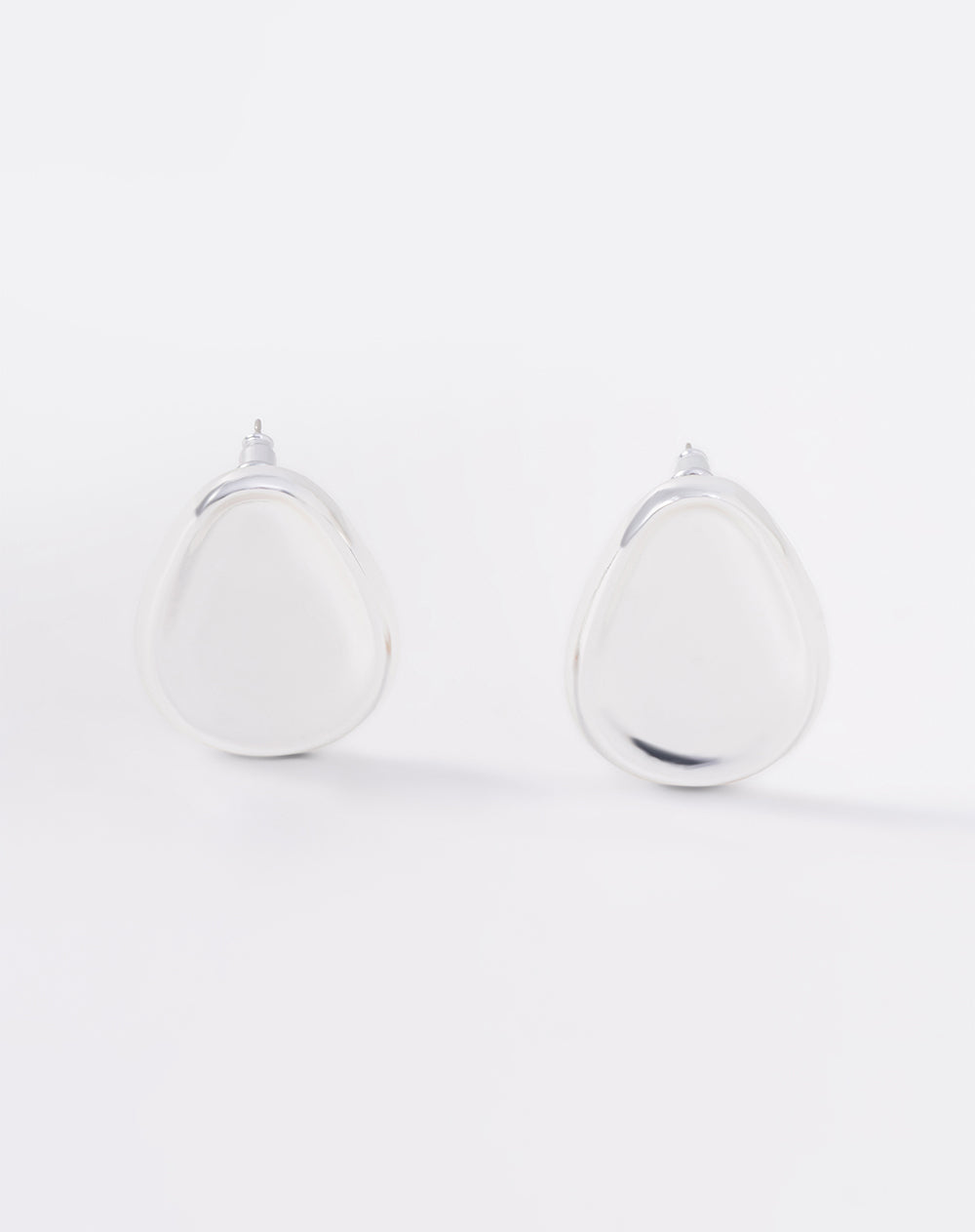 Arete plateado