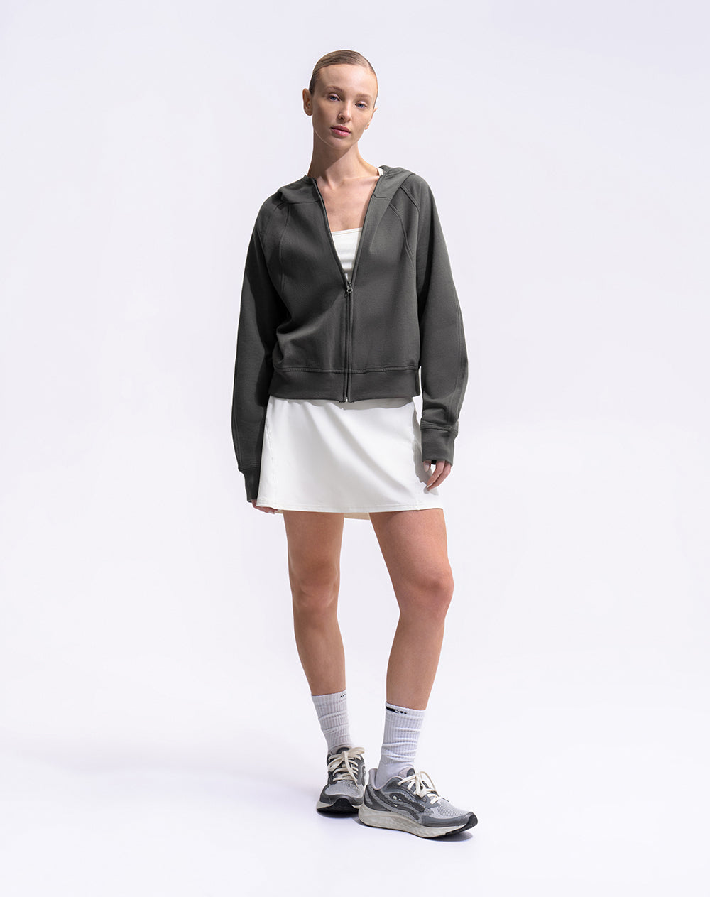 Buzo deportivo regular gris mujer