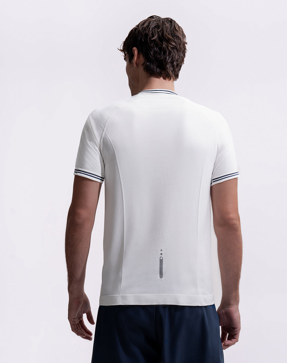 Camiseta deportiva slim acabado antibacterial blanca hombre