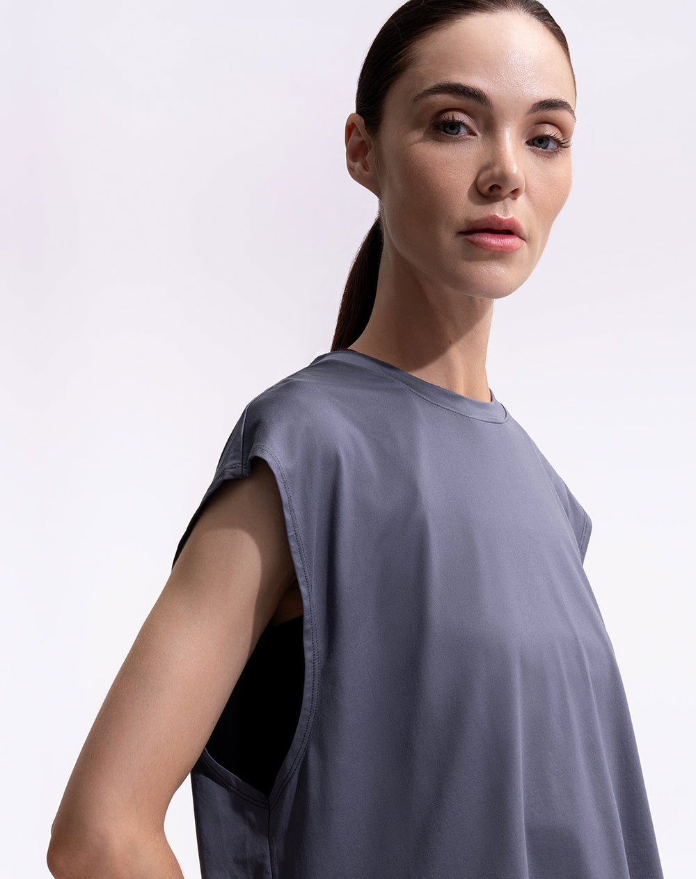 Camiseta deportiva transpirable morada mujer