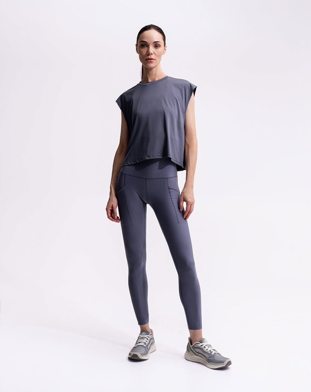 Camiseta deportiva transpirable morada mujer