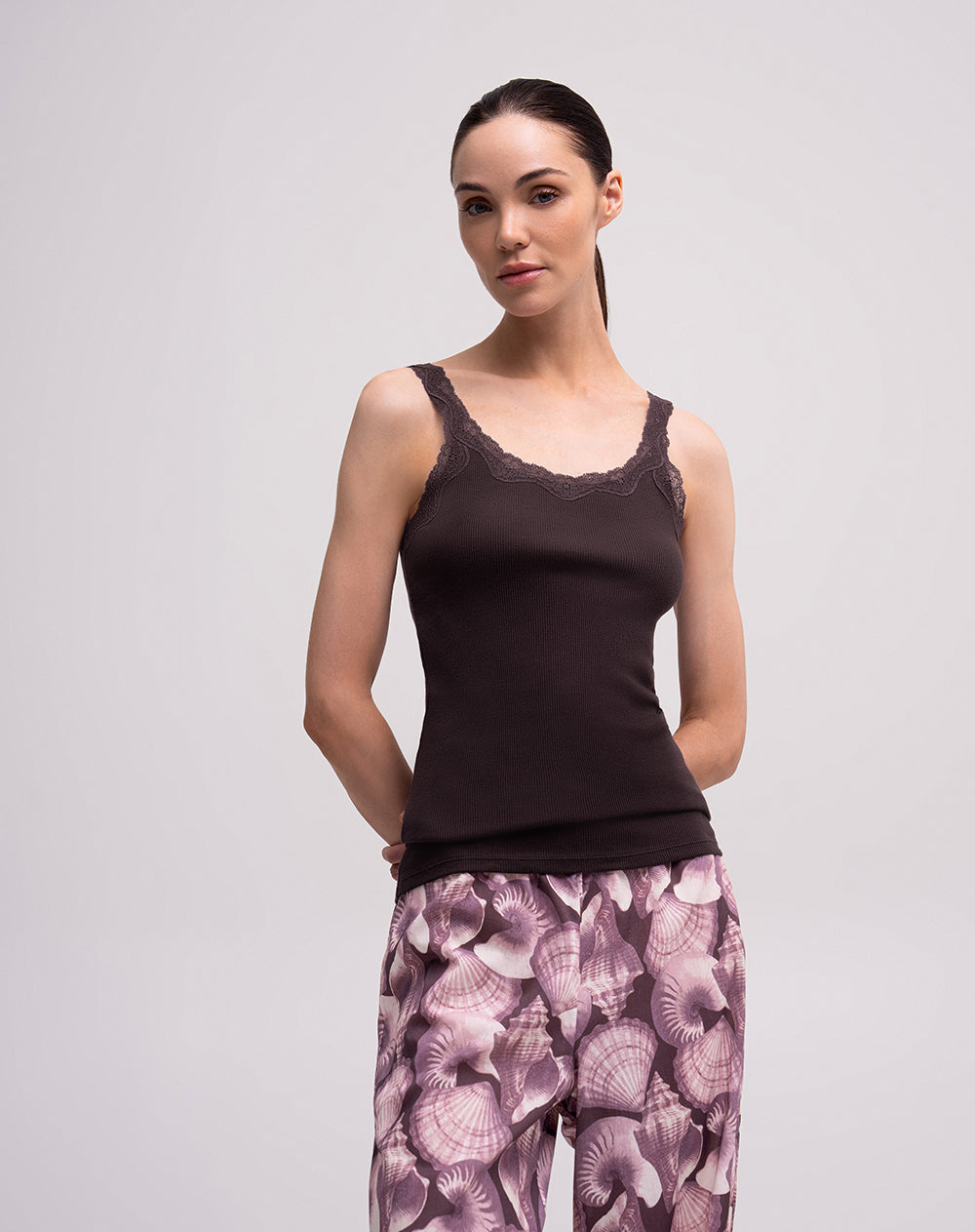 Camiseta esqueleto regular rib vinotinto mujer
