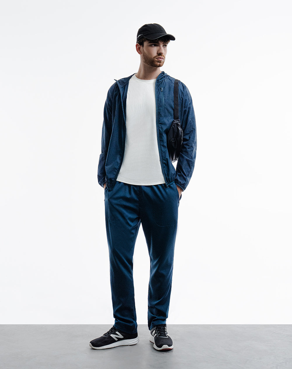 Pantalón deportivo azul hombre