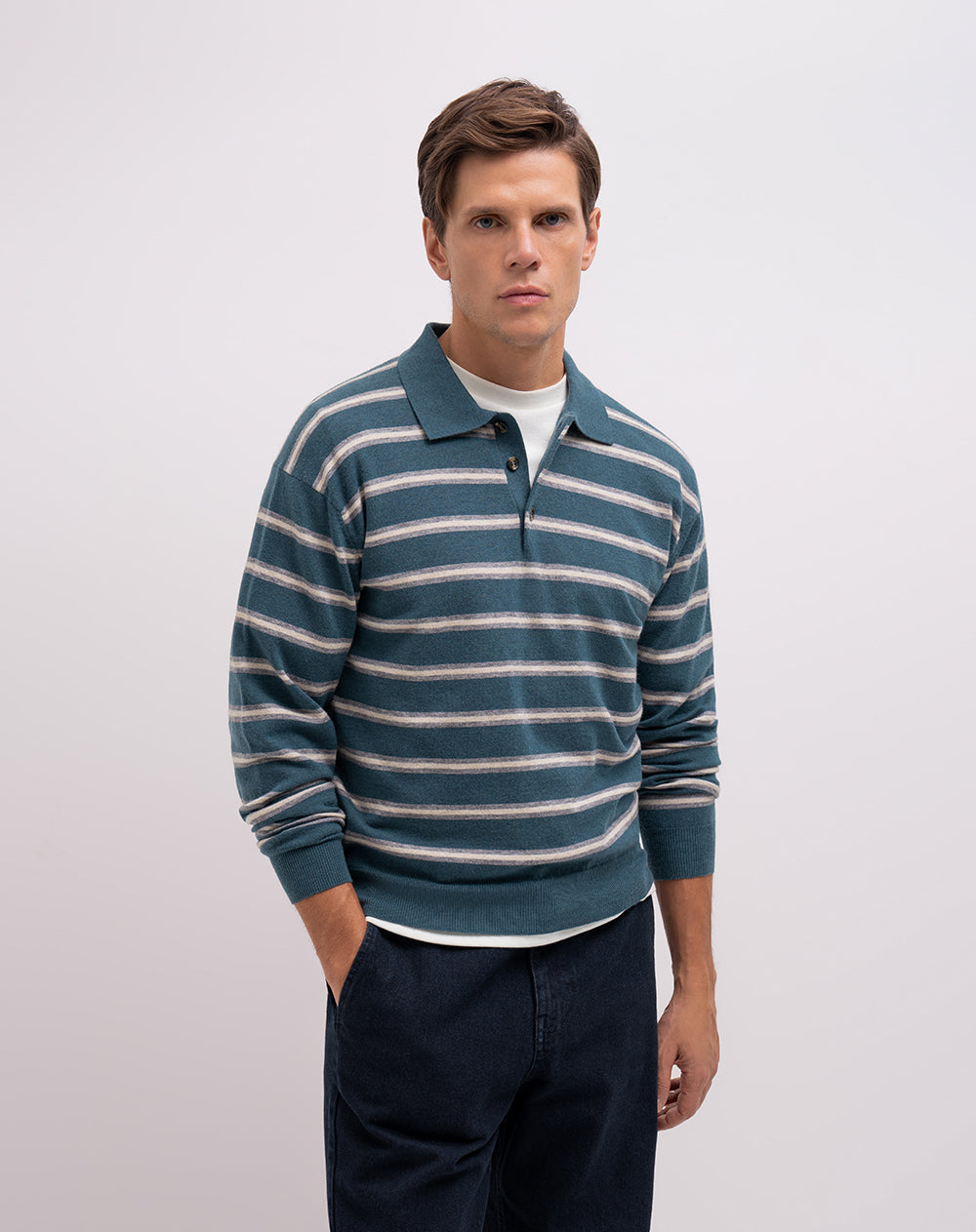 Buzo regular fit azul rayas