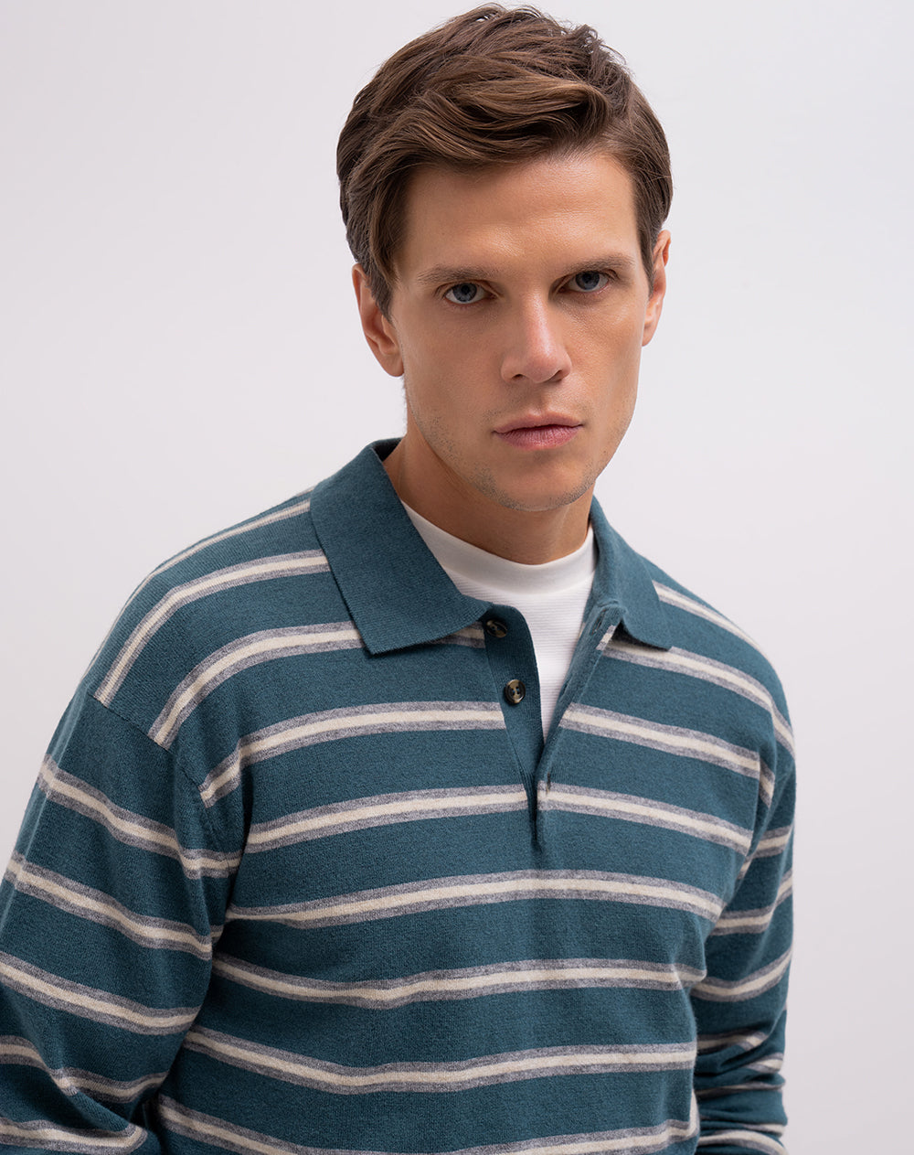 Buzo regular fit azul rayas