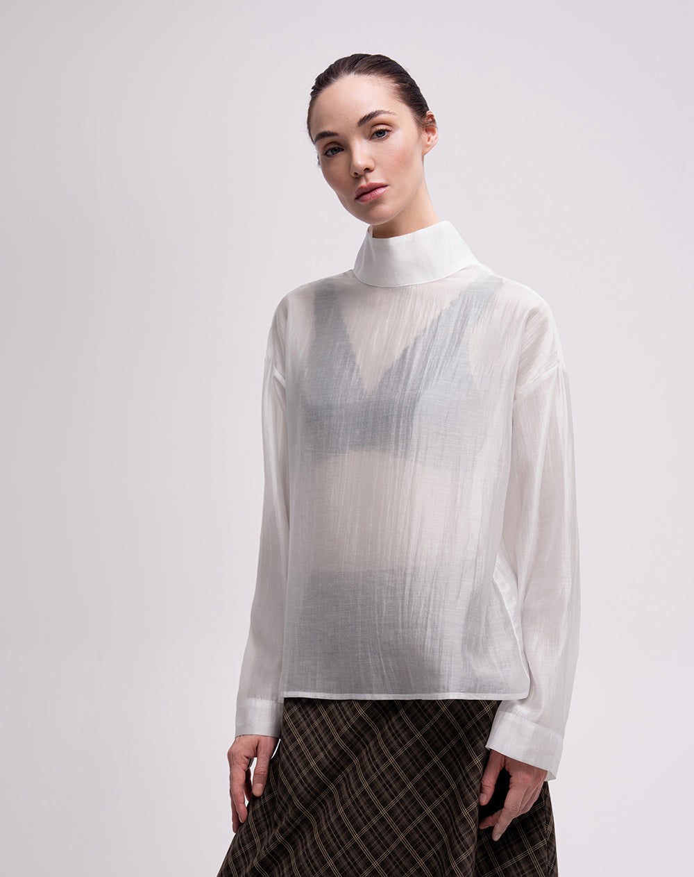 Camisa manga larga semitransparente crema mujer