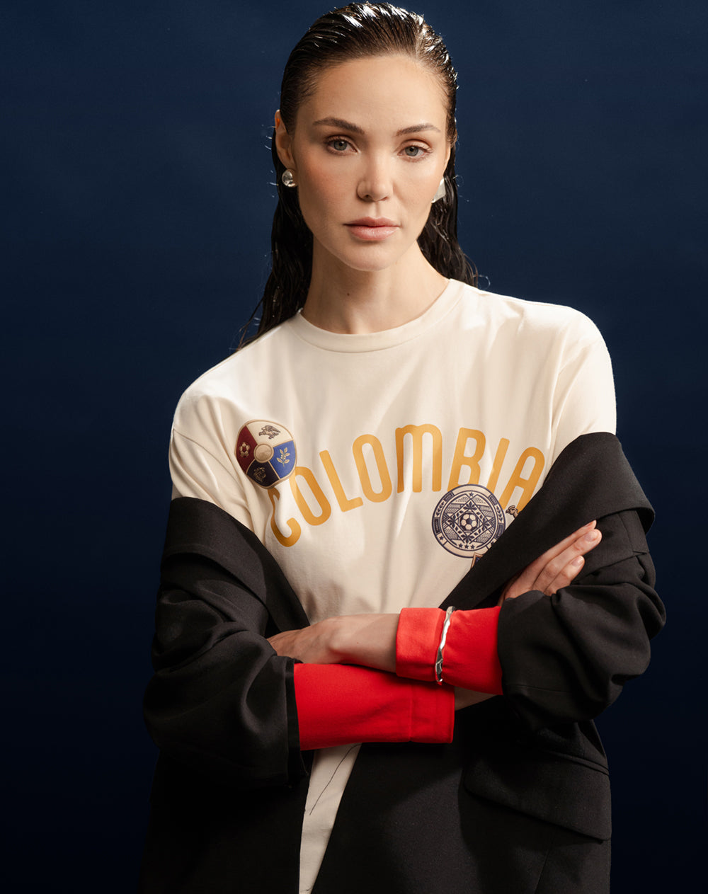 Camiseta regular edición Colombia crema mujer
