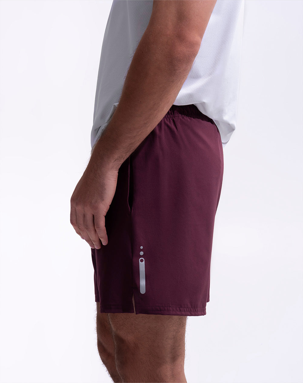 Pantaloneta deportiva malla interna vino tinto hombre