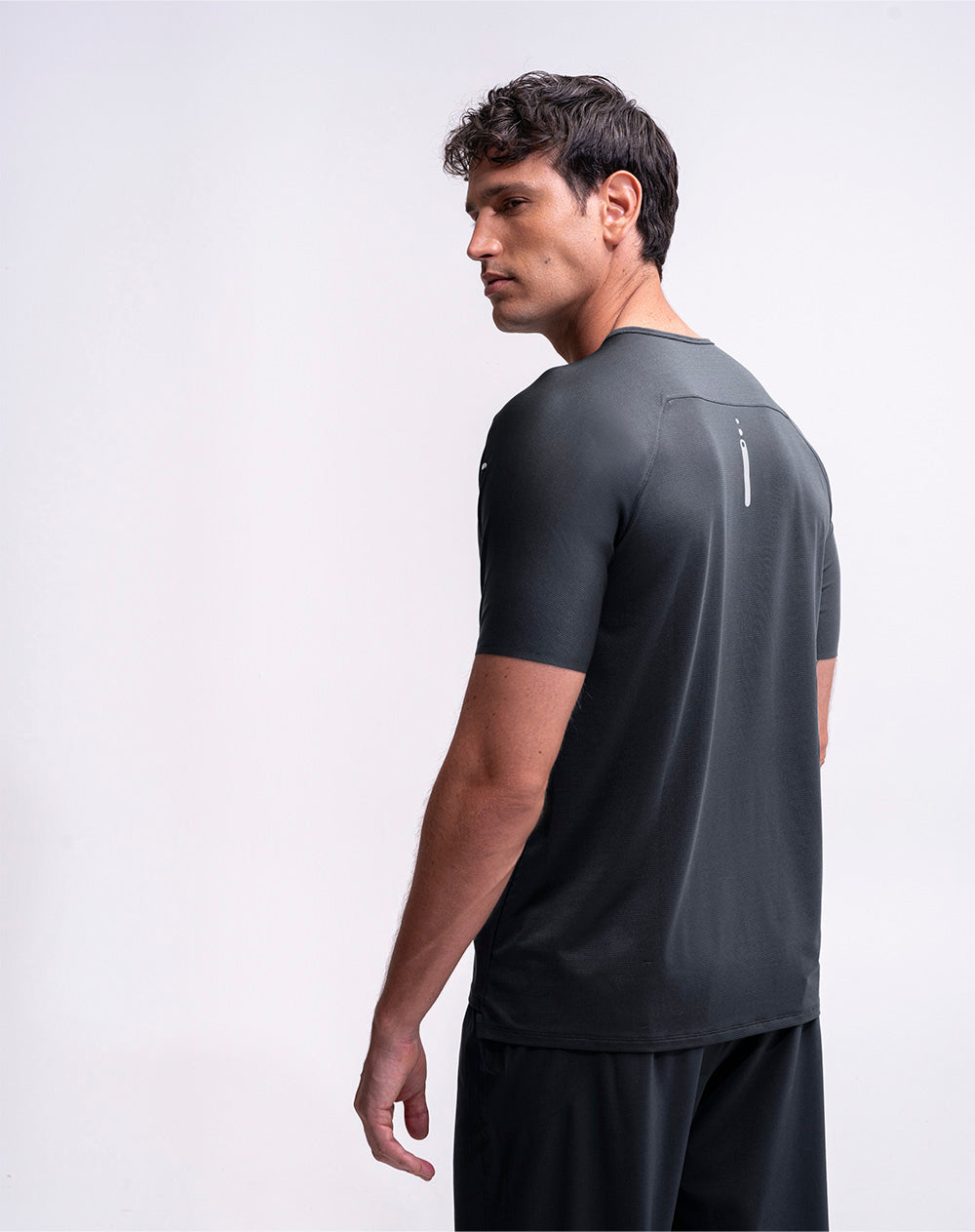 Camiseta deportiva control humedad negra hombre