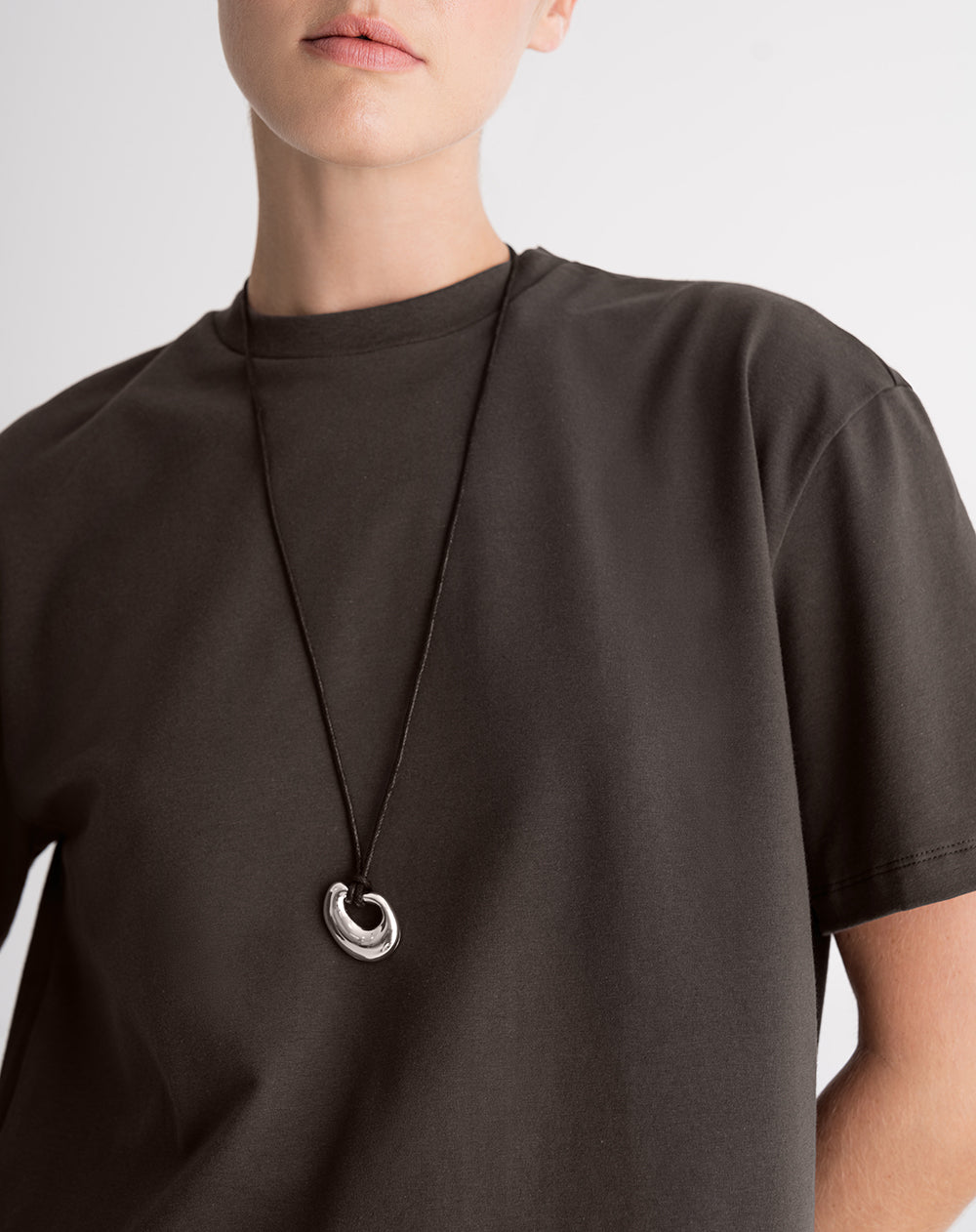 Camiseta regular algodón café mujer