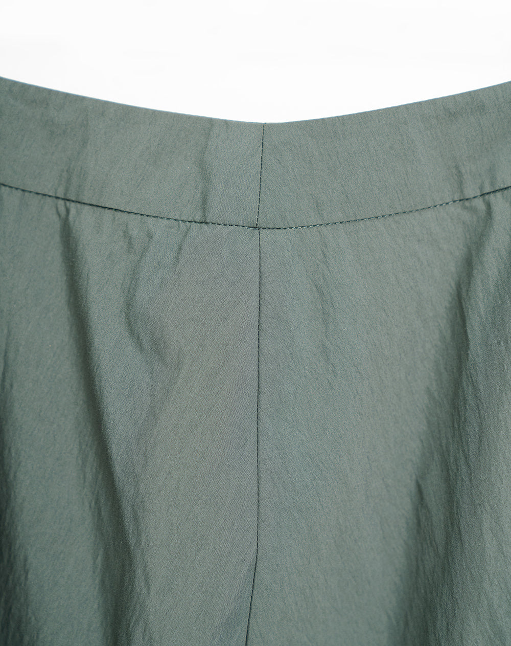 Falda midi tiro alto englobada verde para mujer