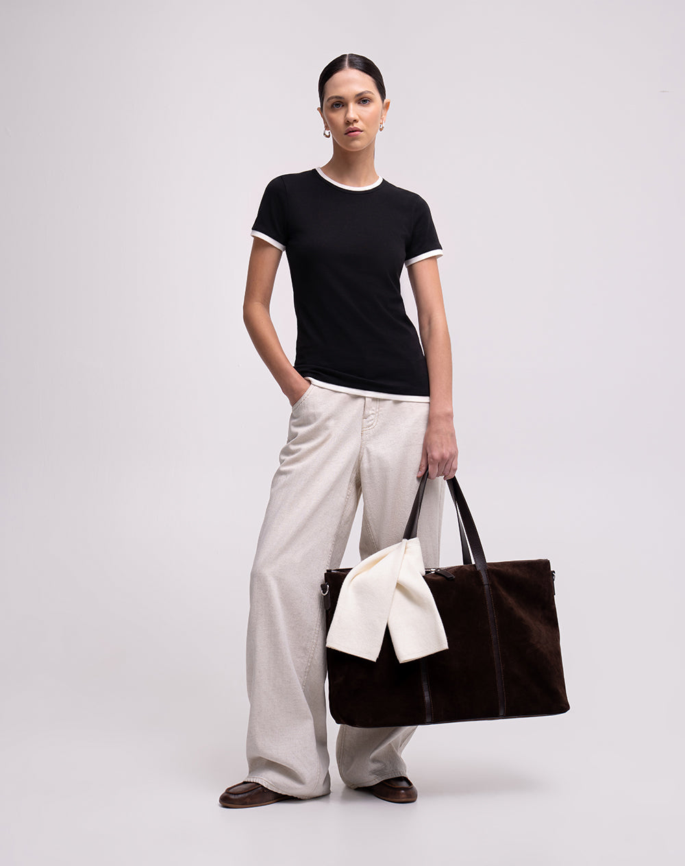 Camiseta slim fit manga corta negra