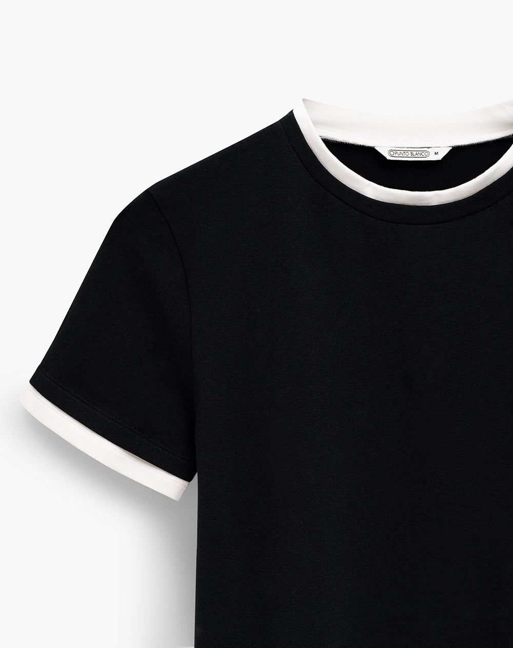 Camiseta slim fit manga corta negra