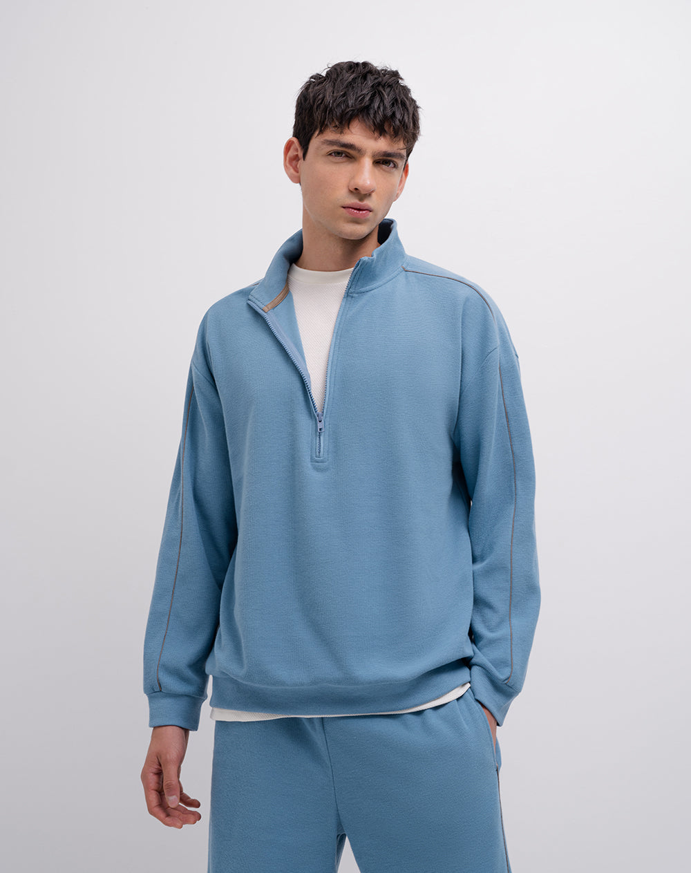 Buzo regular fit azul