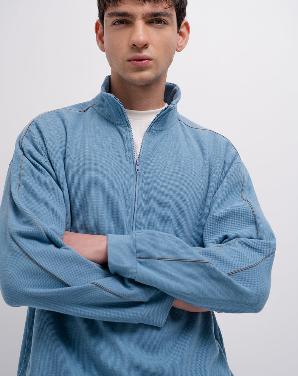 Buzo regular fit azul