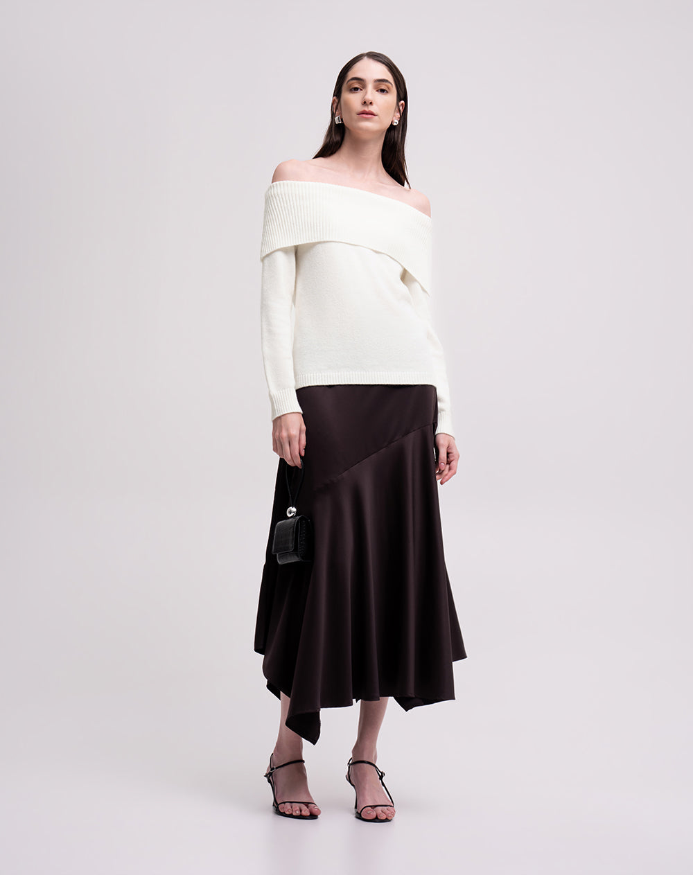 Buzo slim tejido de punto off shoulder avena mujer