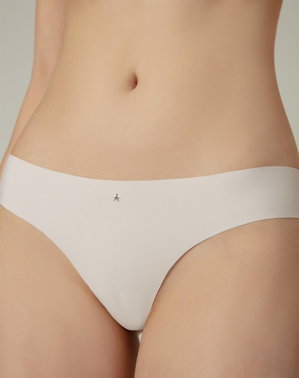 Panty tipo tanga microfibra invisible habano