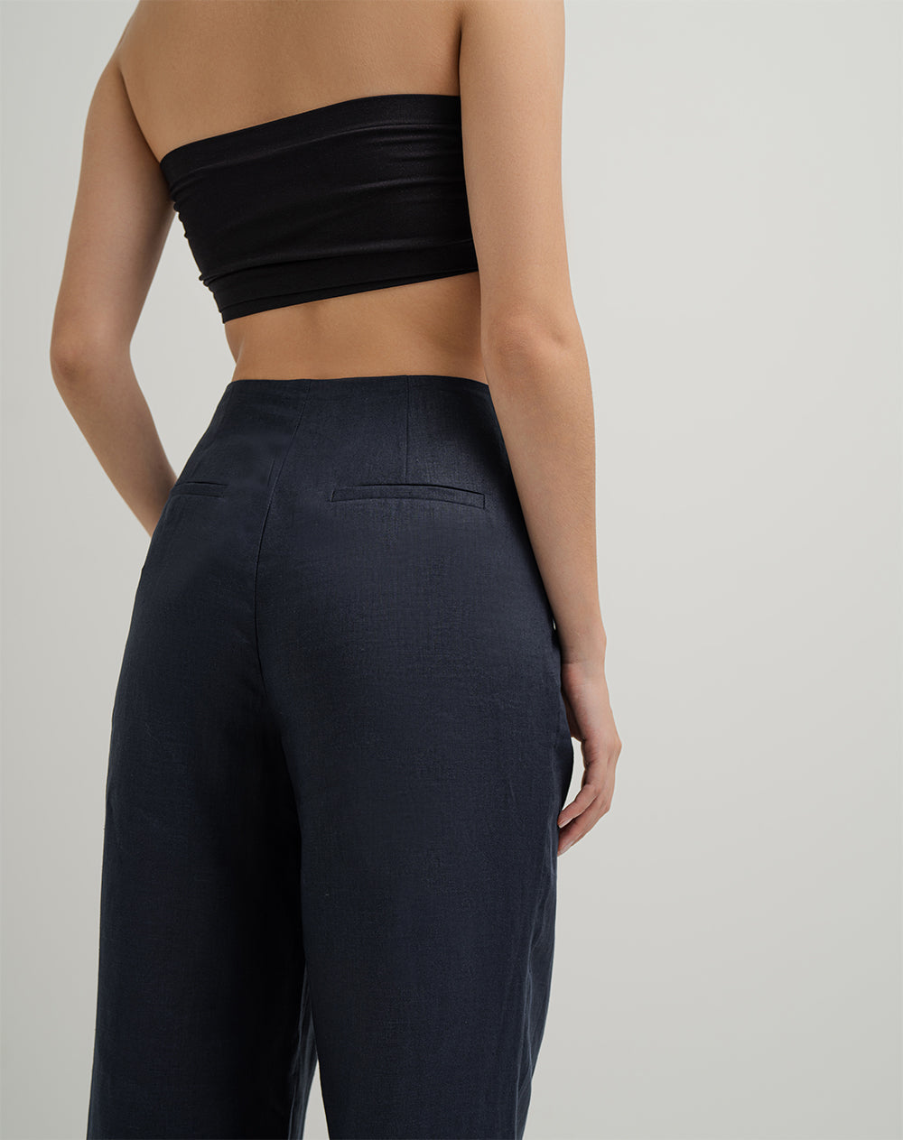 Pantalón regular fit tiro alto en lino azul
