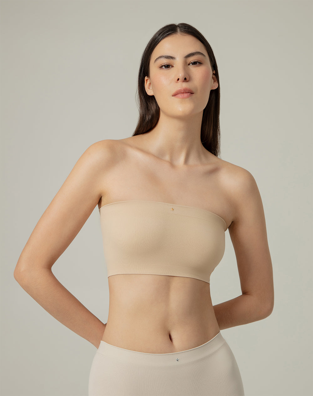 Top strapless soporte bajo sin costura habano