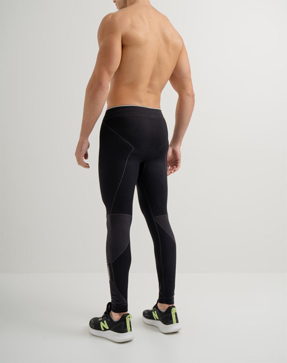 Sudadera deportiva antibacterial negra para hombre