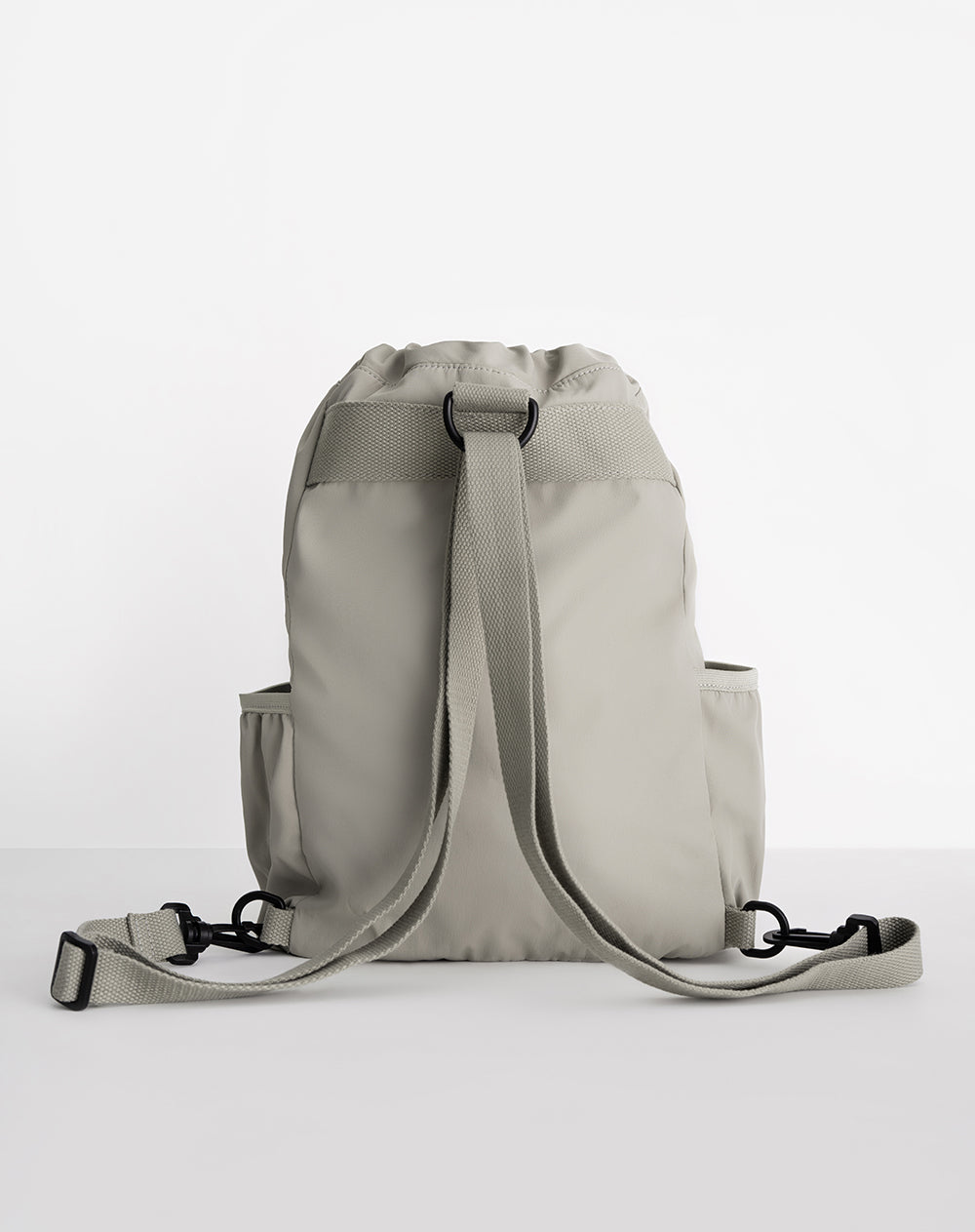 Morral cierre con cordón gris