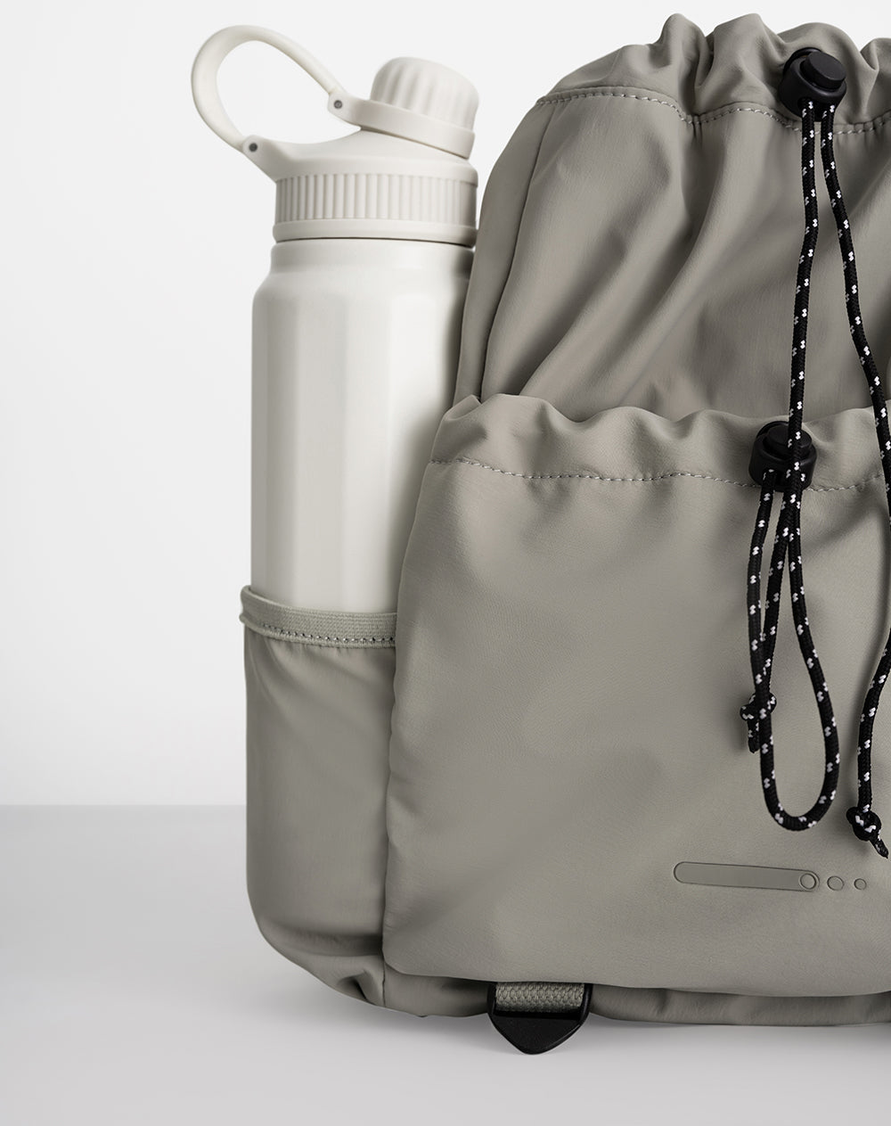 Morral cierre con cordón gris