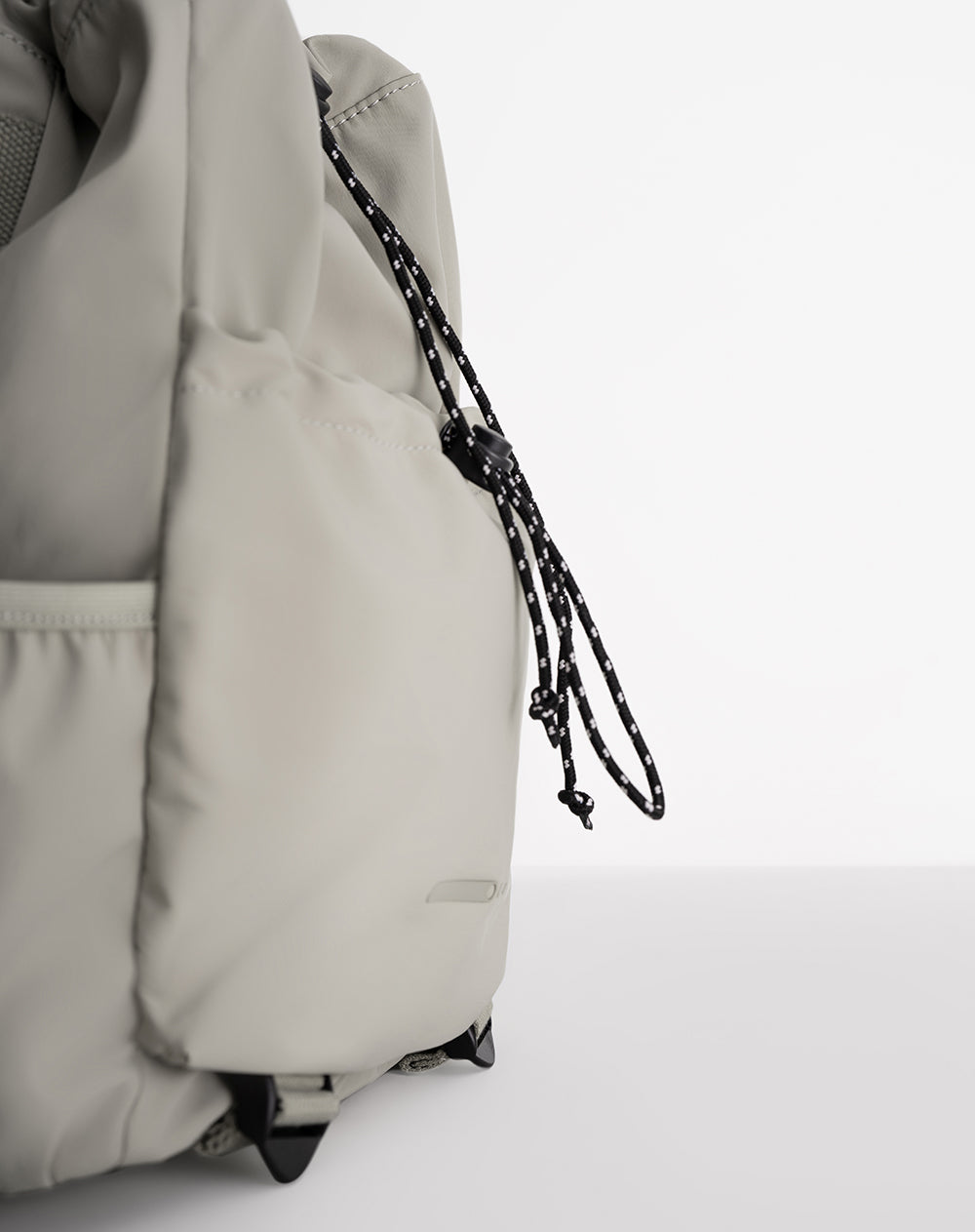 Morral cierre con cordón gris