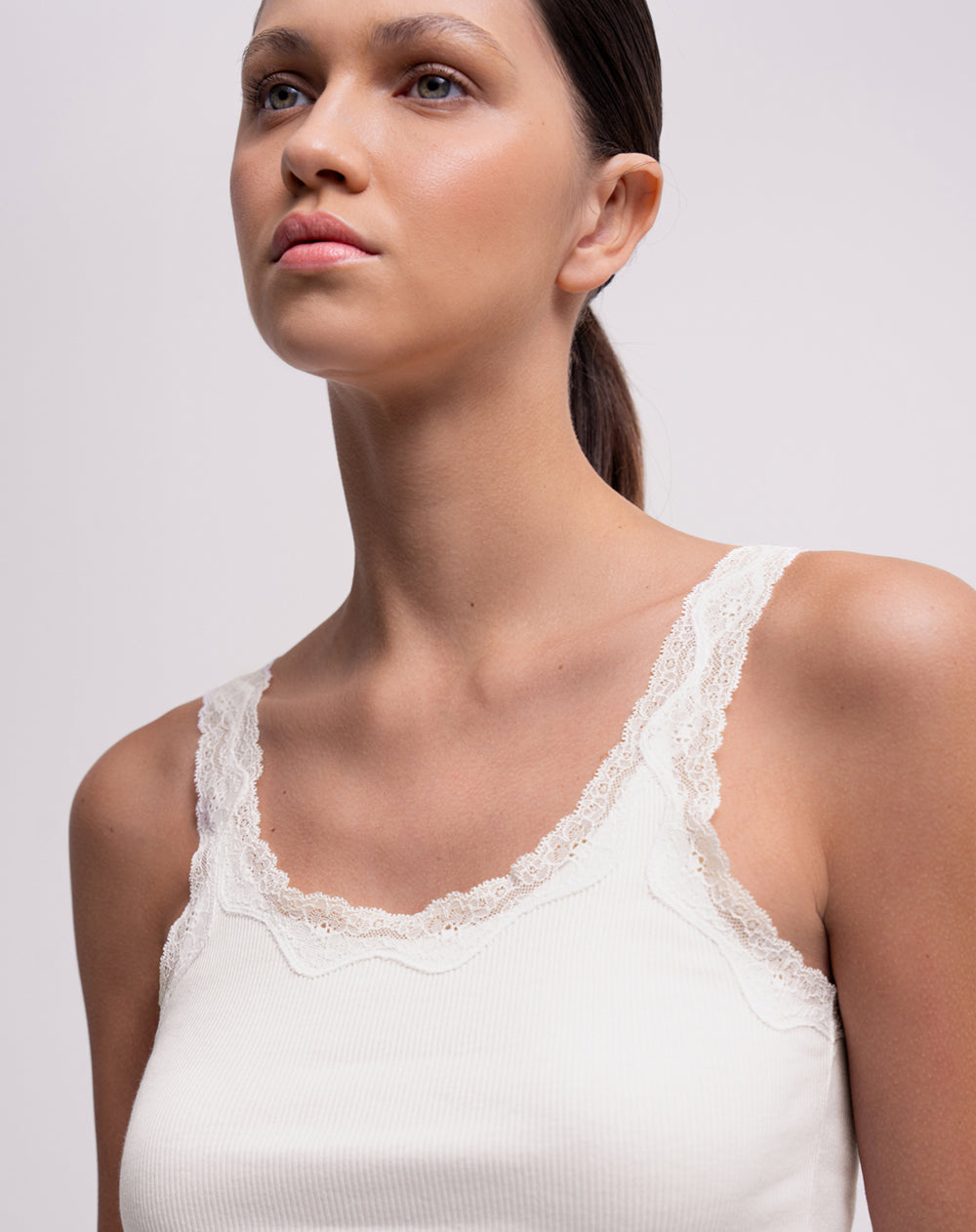 Camiseta esqueleto regular rib avena mujer
