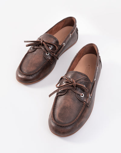 Mocasín cuero café mujer