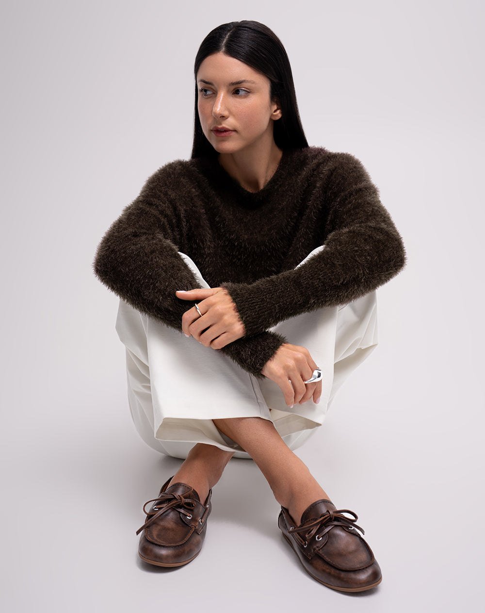 Mocasín cuero café mujer