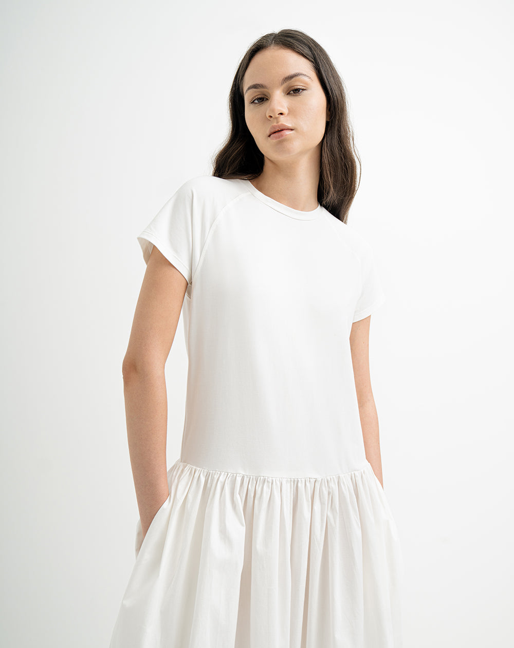Vestido largo  bolsillos laterales crema mujer