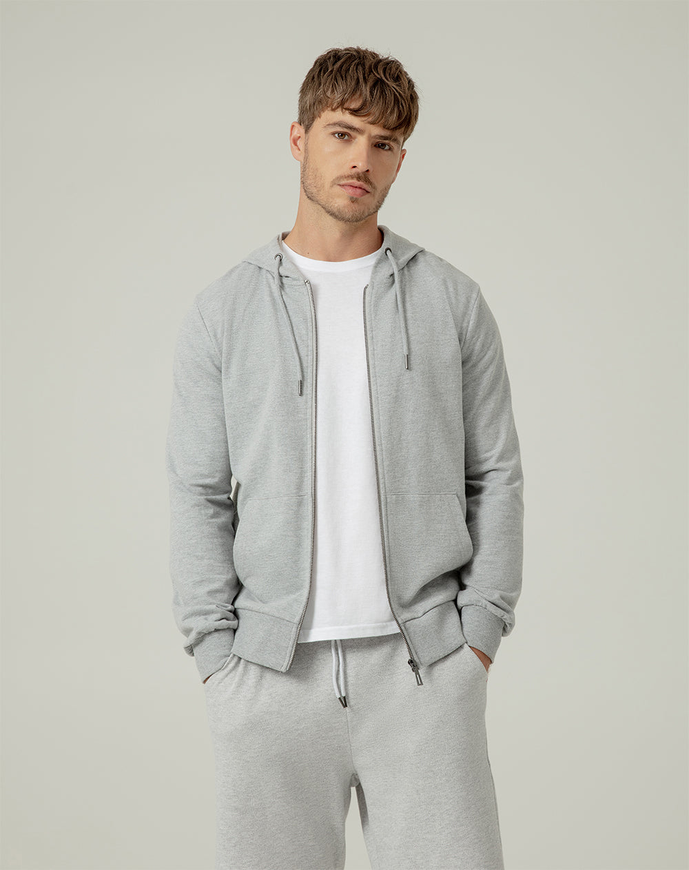 Chaqueta cierre y capucha gris para hombre