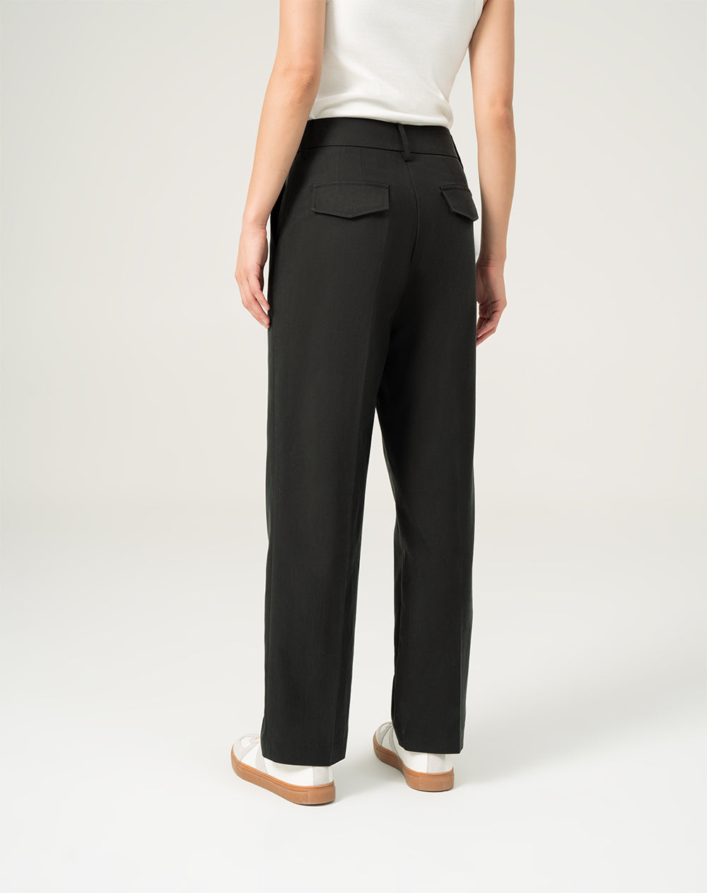 Pantalón regular fit tiro medio negro