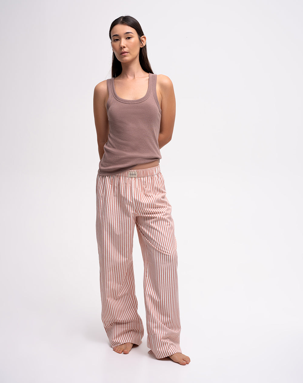 Pantalón relaxed fit tiro alto rosado rayas