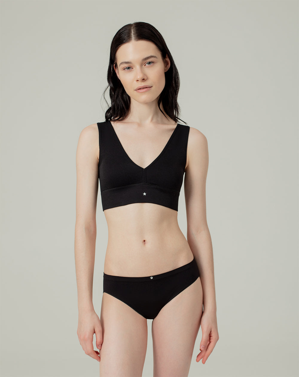 Top soporte medio seamless cargaderas anchas negro