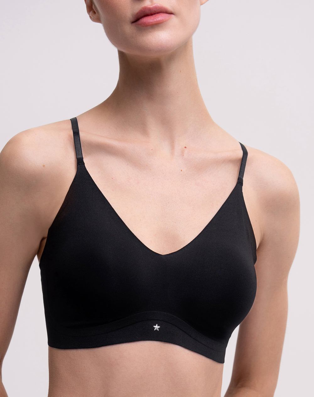 Top soporte medio seamless copas removibles negro