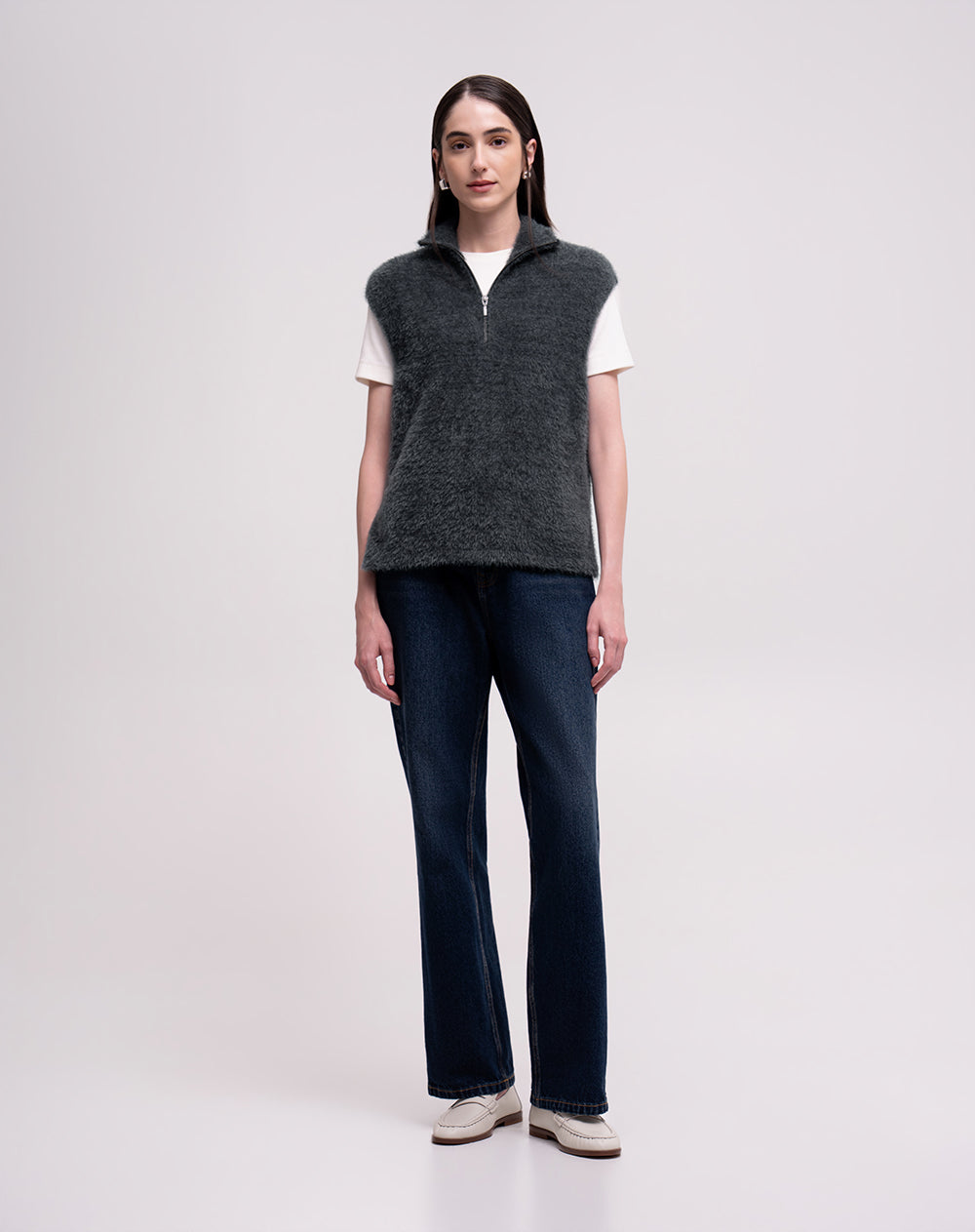 Chaleco tejido afelpado cuello alto gris mujer
