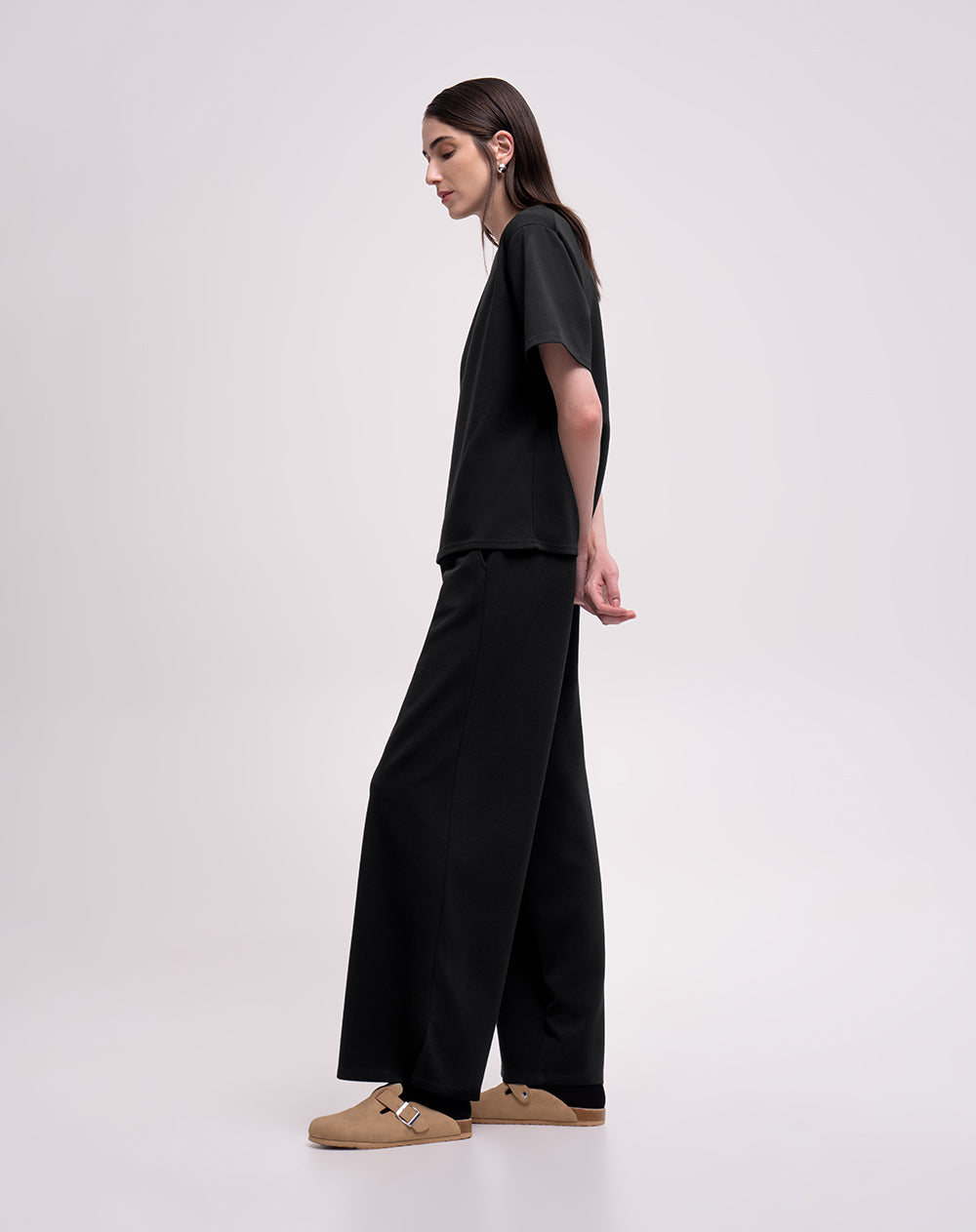 Camiseta confort regular tacto suave negra mujer