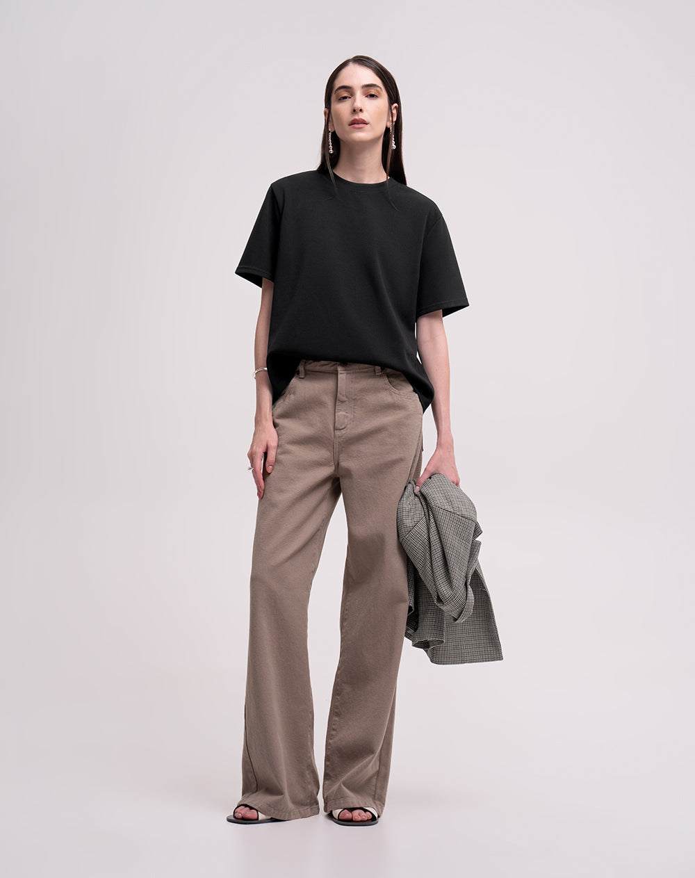 Camiseta confort regular tacto suave negra mujer