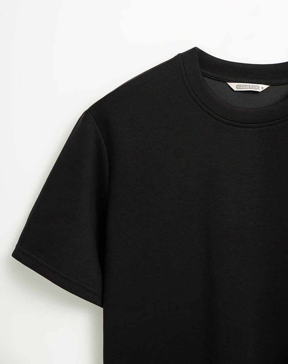 Camiseta confort regular tacto suave negra mujer